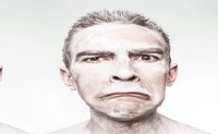 右面麦克尔会影响运气吗?什么样的痣是好的?