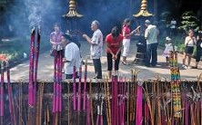 在头七纪念活动中,有哪些事项需要注意?是否需要邀请所有亲属参加?