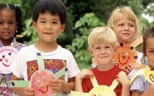 在田野里快乐地嬉戏,让您充满温馨与幸福的美妙梦境