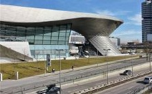 中年女性梦见考试中遇到难题,困惑焦虑无助,难以应对试卷内容情景的梦境