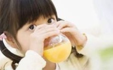 一位女孩可以利用这个神奇的工具来为自己命名:探究起名字的方法和技巧!