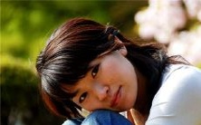 详细解析女性面相,指导应对长胡子问题