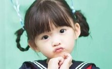 在睡梦中购买全新鞋款并穿上的梦境体验