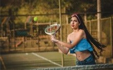 感动!一位热心市民见义勇为,毫不犹豫地跳入水中施救落水男孩!