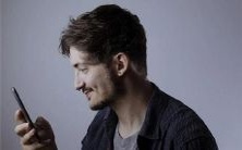 掌纹解析与超级跑车:揭秘星相中的奢华财富指数