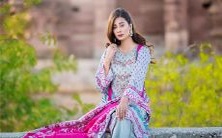 拥有嘴角向上的面相的女性享有充沛的福气和大量好运流溢