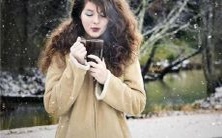 如何使用简单的方法和工具在家中测量眼球的轴长度和角度,以测算出自己的眼型和纵向偏差程度?