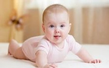 揭秘死鱼眼女人的相貌特征:详解死鱼眼面相解析