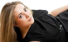 详细解读女性左耳痣如何影响运势和面相特征