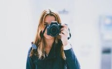 女性右手拇指上的痣对手相有何影响?