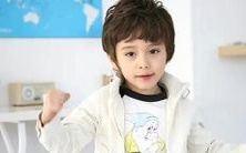 在梦中看到穿着鲜红血衣人的场景:可能的象征、潜意识暗示及梦境解读