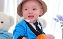 如何为出生于当前年份且姓张的婴儿做出恰当的命名选择?