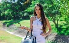 探究十神中的比肩属性,深入解析其含义、作用和如何运用在四柱命理分析中