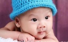 在给属虎女孩取名字时,应该选择哪两个最合适的汉字?