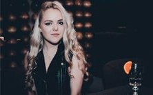 通过网络与手机应用程序，获取在线手相解读服务，即时解答手相问题