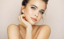 如何分析手相图解女性手心痣的含义？