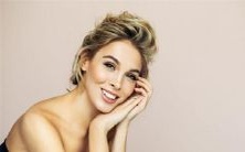 想体验神秘的手相面相预测技巧？现在可以免费下载最新的手相面相手机应用，快速扫描即可获取详细的个人命运解读！