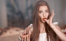 女性眉毛浓厚是否适合克制丈夫？何种眉形最为理想？