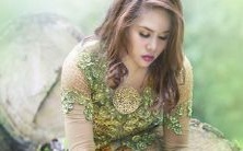 面相分析家观察著名企业家马云的面部特征并探索其性格特点