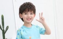 深度解析梦境：梦见硫酸的预兆及涵义，探究梦见被人泼硫酸的含义与象征，并解释其可能的精神暗示及人生启示